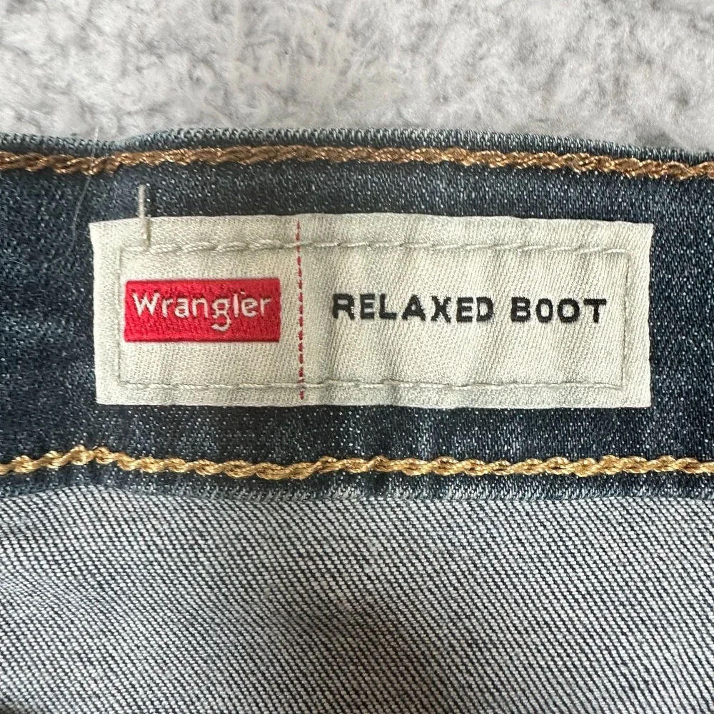 Wrangler Jeans Mens 42x30 Denim Blue Relaxed Fit‎ Bootcut Medium Wash 1098R8TOX